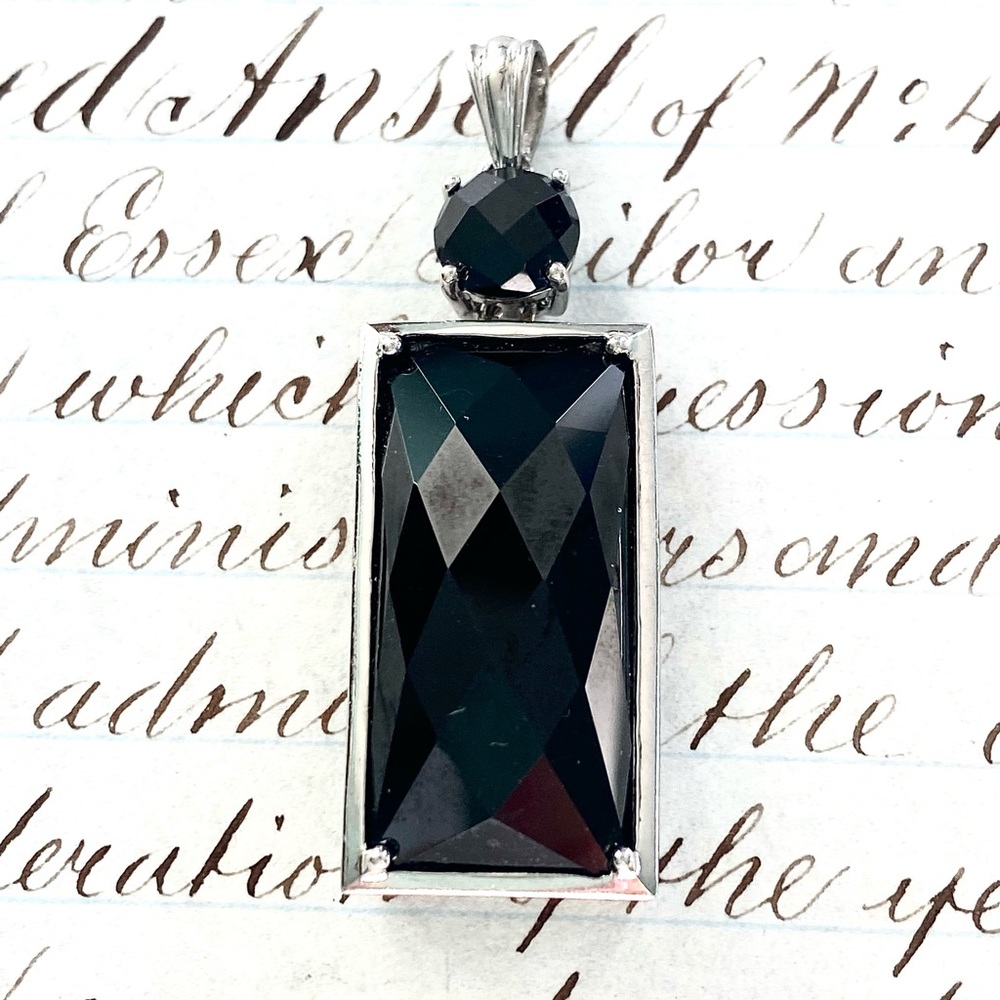 Stunning Pendant Thailand 925 Silver and Beautiful Black Faceted Stones